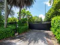 House 2681220388