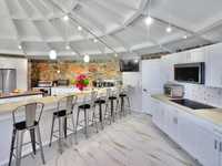 House 2690977568