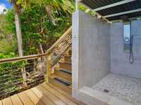 House 2690977833