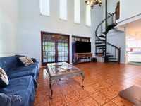 House 2765764035