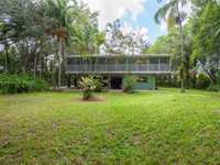 House 2692435024