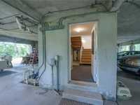 House 2692435084