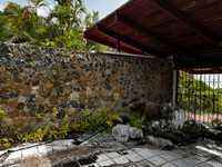 House 2701853251