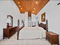 House 2696514071