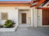 House 2696514175