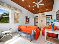House 2696513922