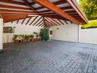 House 2696514182