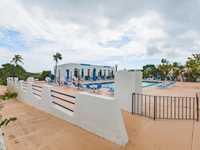 House 2698095737