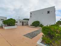 House 2698095171