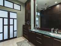 House 2715196987