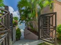 House 2715196828