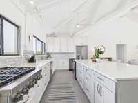 House 2876754700