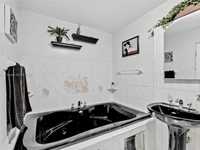 House 2729163211