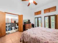 House 2735482095