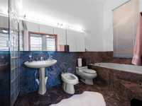 House 2735482104