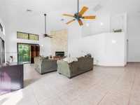 House 2735482051