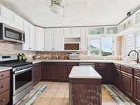 House 2735756979