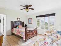 House 2735756990
