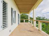 House 2735757094