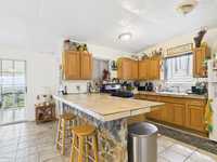 House 2735757270