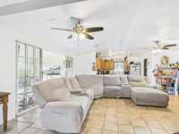 House 2735757276