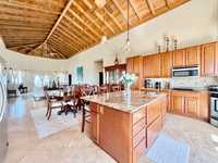 House 2737438572