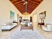 House 2737438640