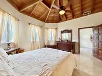 House 2737438906