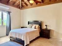 House 2737439122