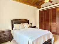 House 2737439136