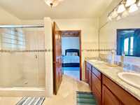 House 2737439185