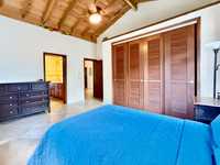 House 2737439252