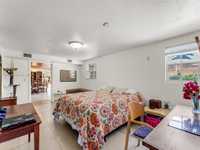 House 2744301140
