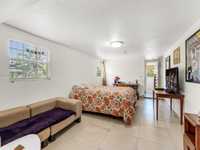 House 2744301178