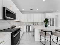 House 2740932933