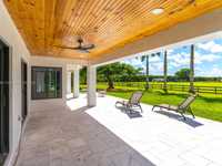 House 2740932957