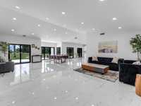 House 2740932922