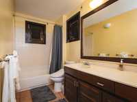 House 2750799677