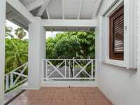 House 2750798913