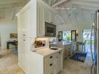 House 2755276712
