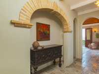 House 2755276897