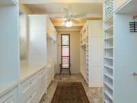 House 2755277049