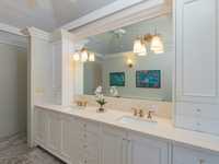 House 2755277065