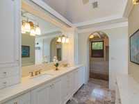 House 2755277072
