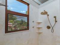 House 2755277080