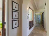 House 2755277107