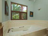 House 2755277406