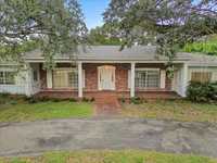 House 2792710643