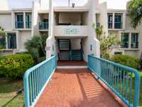 House 2957939037