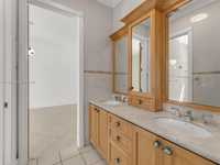 House 2775724573